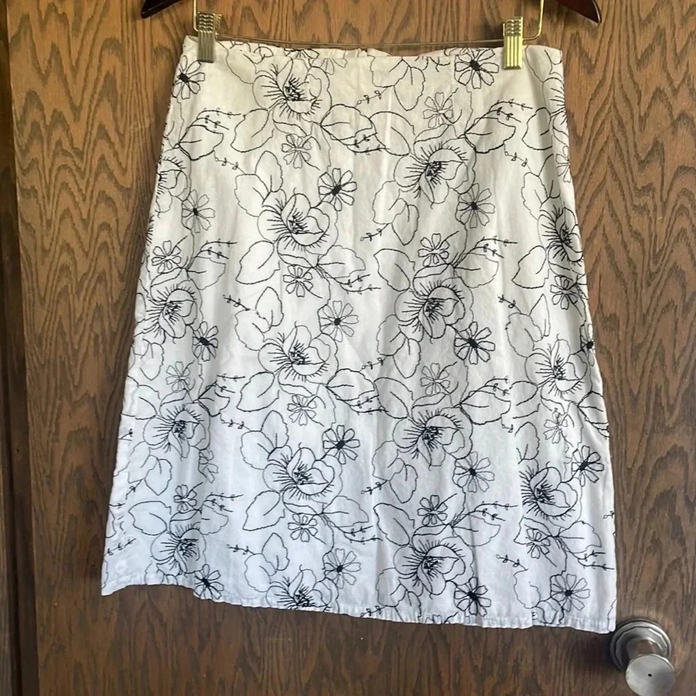 White‎ Skirt Black Floral Embroidery